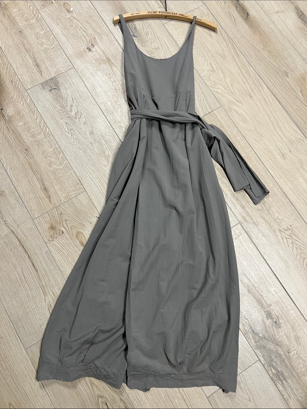 Sarah Pacini Sleeveless Maxi Dress in Gray
